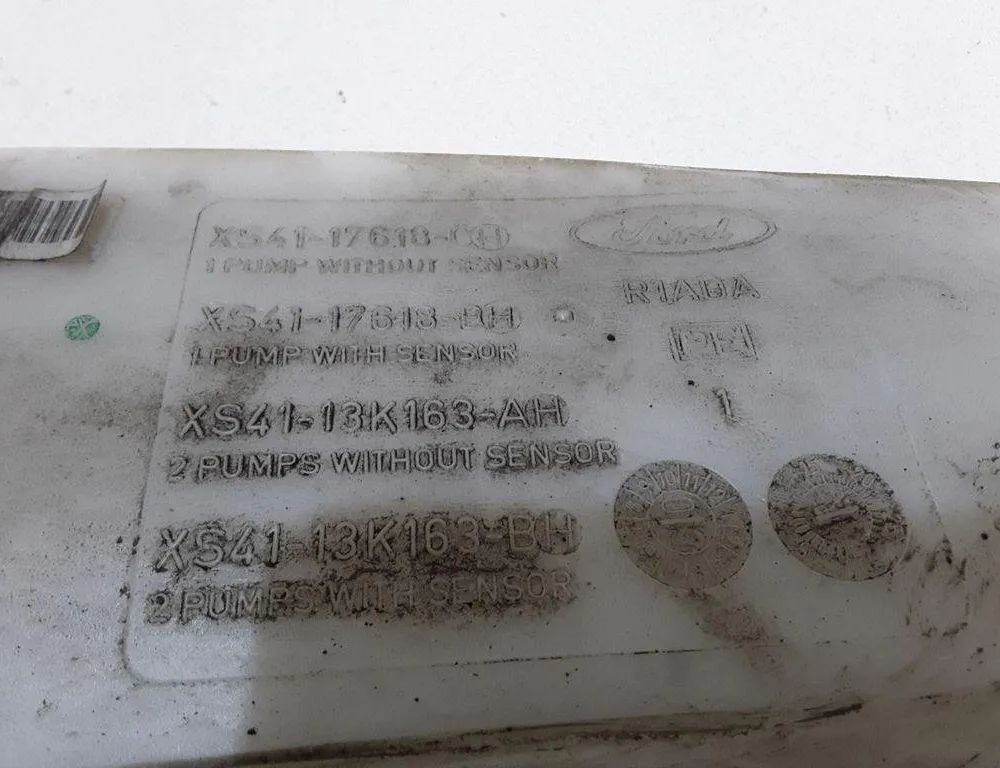 FORD Focus 1 generation (1998-2010) Бачок омывателя XS4117618 32091453