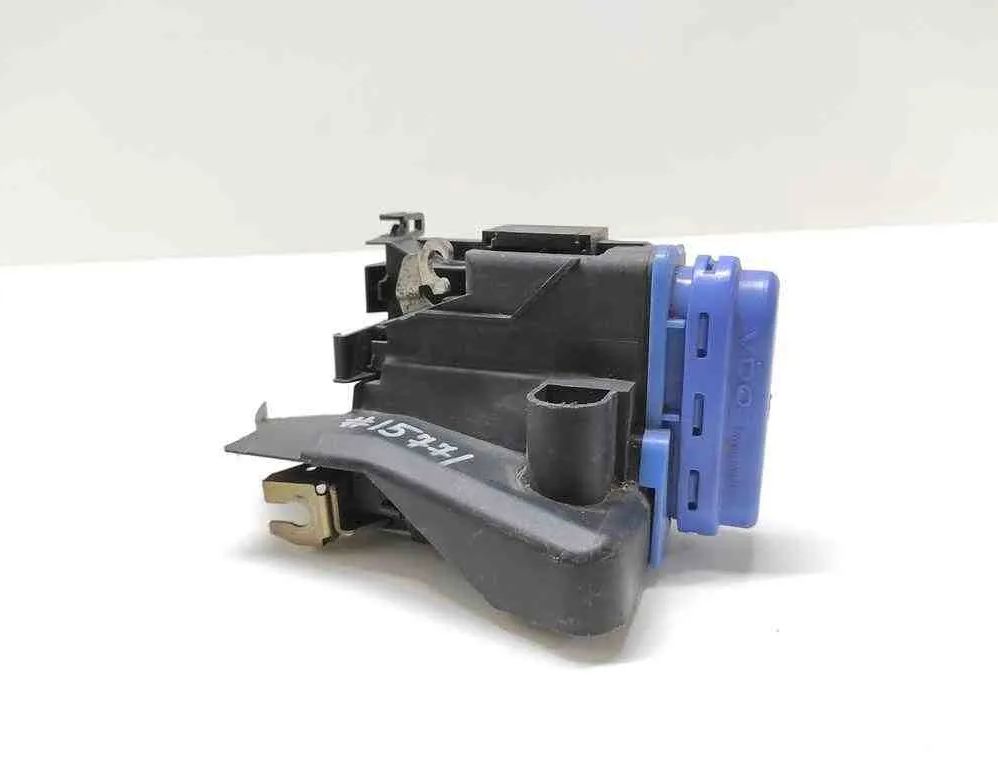 AUDI A6 C5/4B (1997-2004) Замок задней правой двери 8D0839016A 32475109