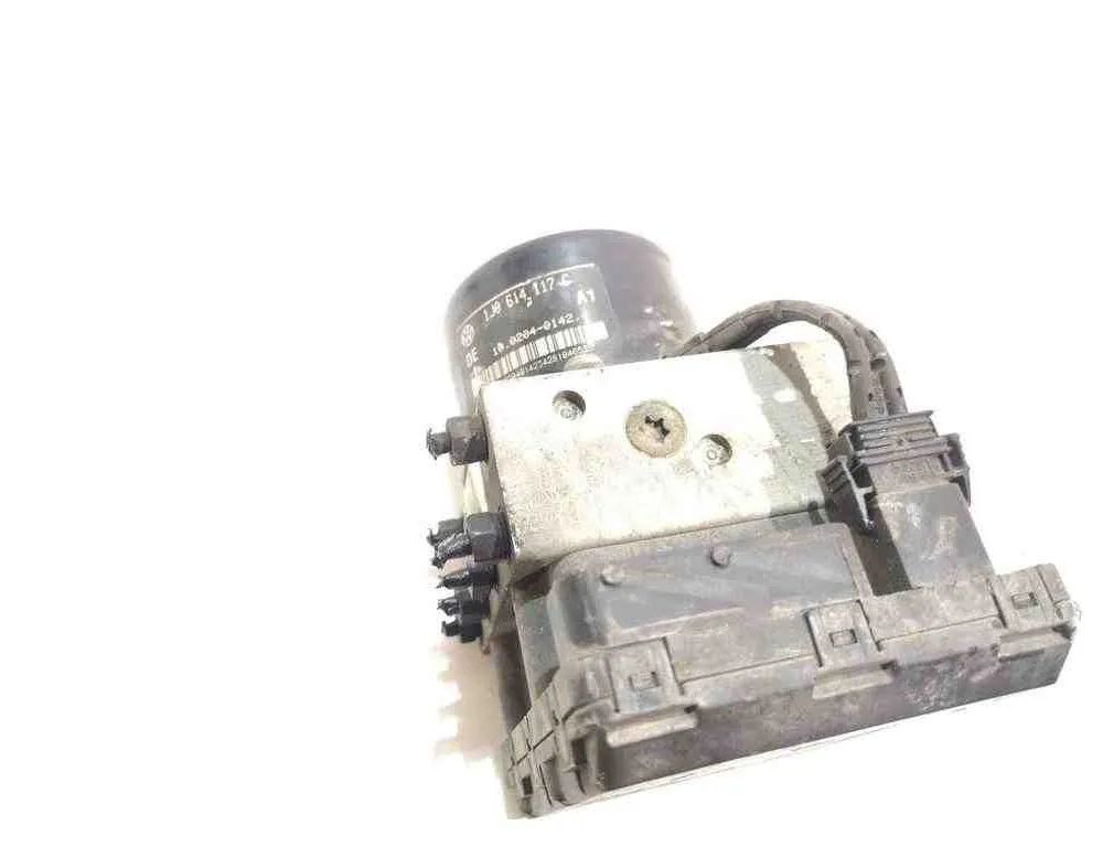 VOLKSWAGEN Bora 1 generation (1998-2005) ABS čerpadlo 1J0907379G 32549732