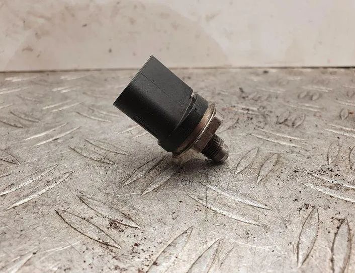 AUDI A6 C6/4F (2004-2011) Fuel pressure sensor 06D906051C,0261545018 24163161