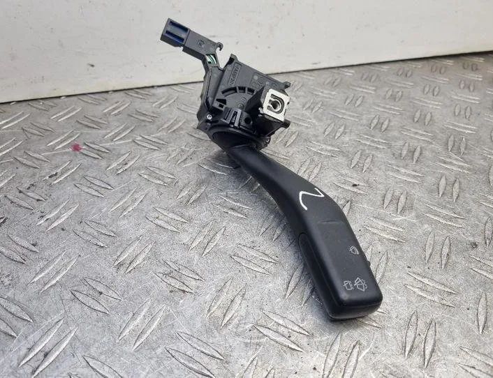 VOLKSWAGEN Golf 5 generation (2003-2009) Ovládanie stieračov 1K0953519 24166171