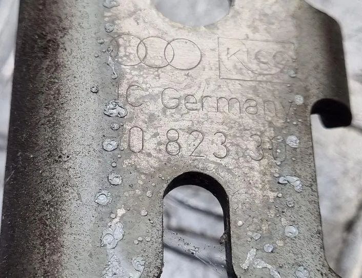 AUDI A6 C6/4F (2004-2011) Ľavý predný pant kapoty 4F0823302,4F0823301 24168577