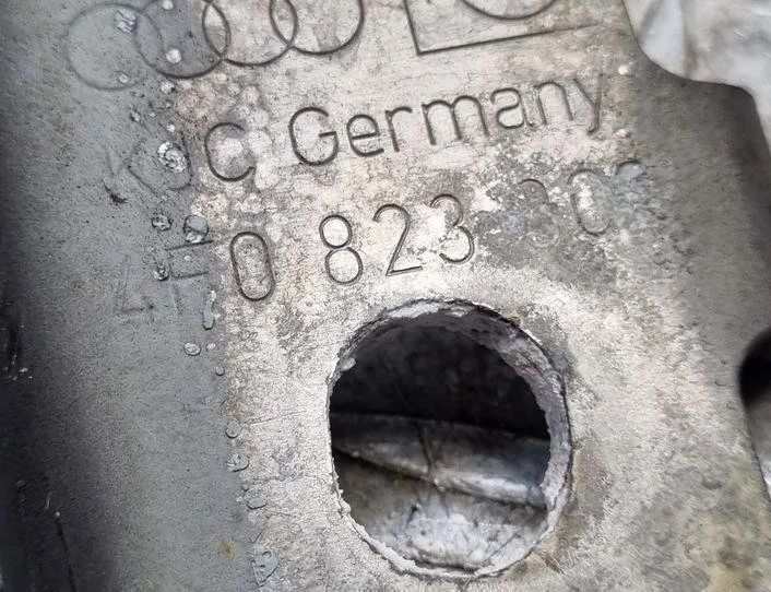 AUDI A6 C6/4F (2004-2011) Ľavý predný pant kapoty 4F0823302,4F0823301 24168577