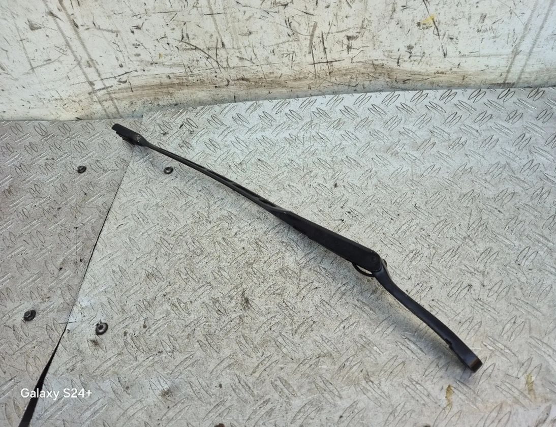 MERCEDES-BENZ GLK-Class X204 (2008-2015) Rameno predného stierača A2048201744 26829976