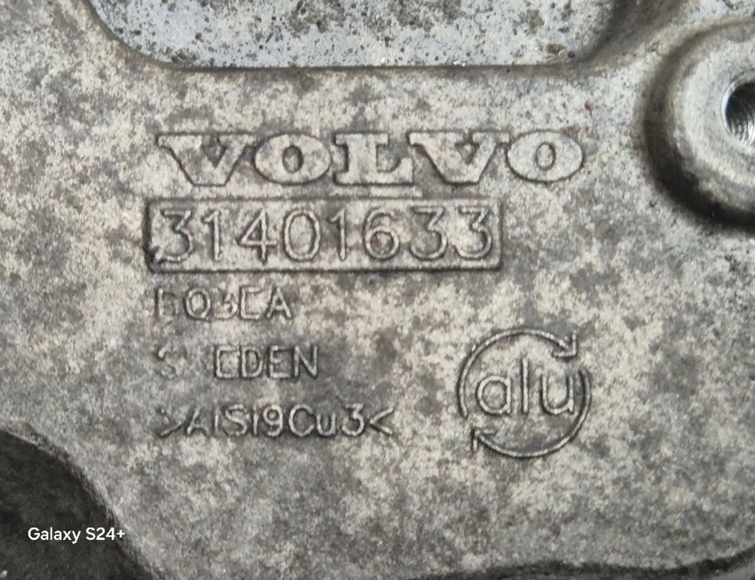 VOLVO V60 1 generation (2010-2020) Držiak motora pravá strana 31401633 28180408