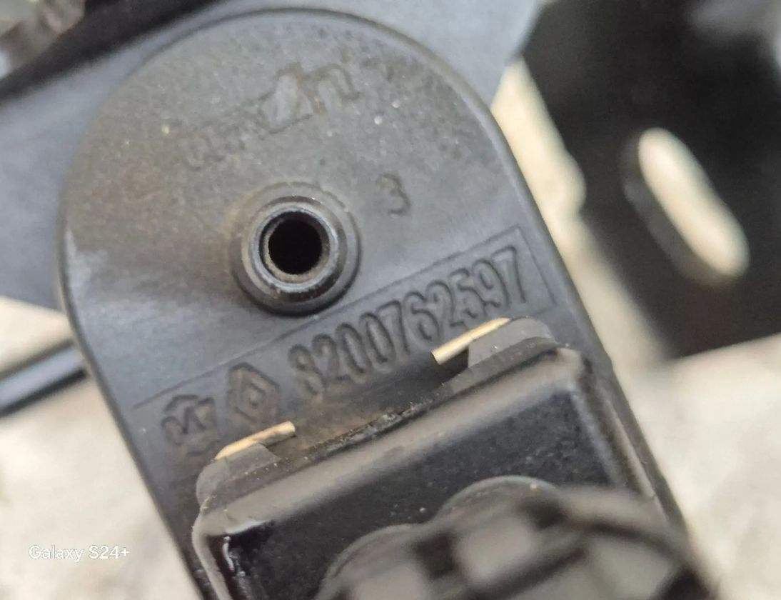 RENAULT Megane 3 generation (2008-2020) Соленоидный клапан 8200762597 30757438