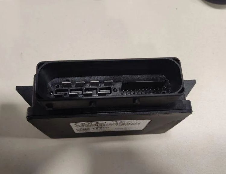 AUDI A6 C6/4F (2004-2011) Handbrake Control Unit 4H0907801F 31414510