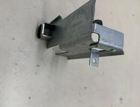 VOLKSWAGEN Touareg 2 generation (2010-2018) Držiak batérie 7L0801387D 31415597