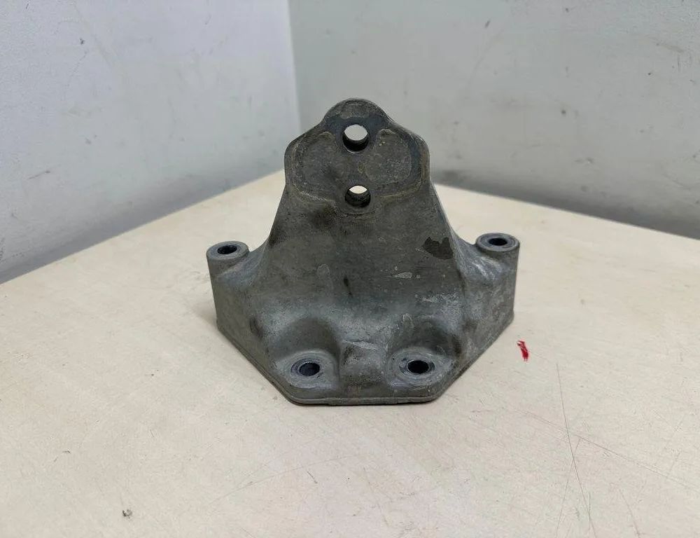 VOLKSWAGEN Touareg 2 generation (2010-2018) Držiak na montáž prevodovky 7L0399649E 31420764