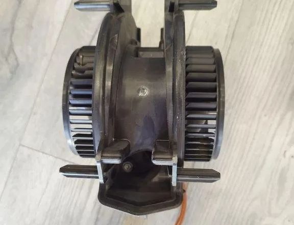 AUDI A8 D3/4E (2002-2010) Interiérový ohrievač 4H0820021 31425073