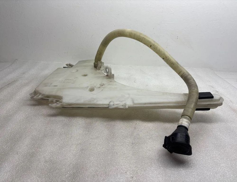 BMW X1 E84 (2009-2015) Бачок омывателя 7068998 31948024