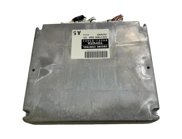 TOYOTA Avensis 2 generation (2002-2009) Riadiaca jednotka motora 8966105A52,MB1758004000 26565949