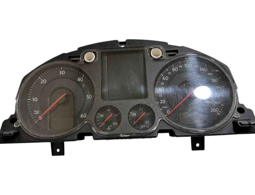 VOLKSWAGEN Passat B7 (2010-2015) Rýchlosťomer V0002000,3C0920871E,3C0920871F 32590816