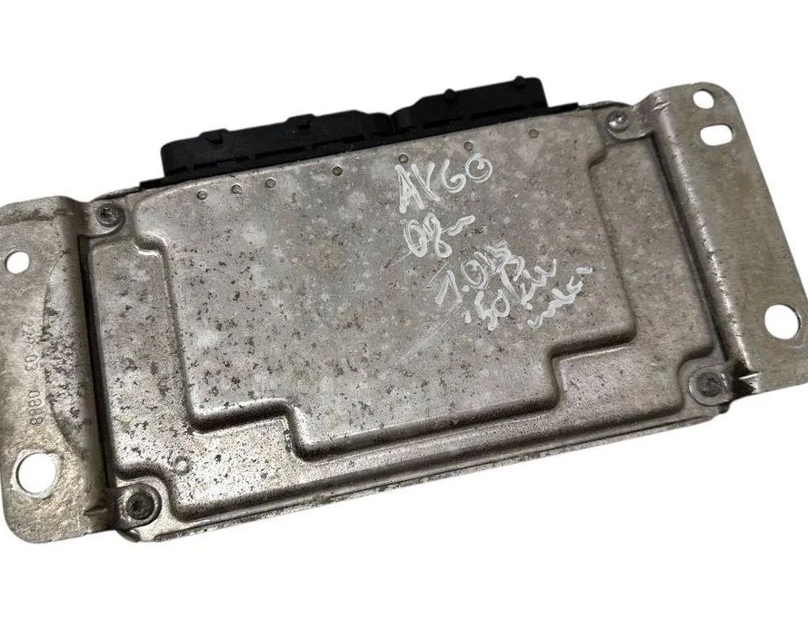 TOYOTA Aygo 1 generation (2005-2014) Блок управления двигателем 896610H041,0261201640,1039S24632 32930685