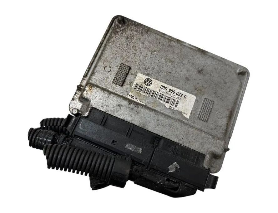 VOLKSWAGEN Polo 4 generation (2001-2009) Engine Control Unit ECU 03D906032C,3PD2501,5WP4 32975082