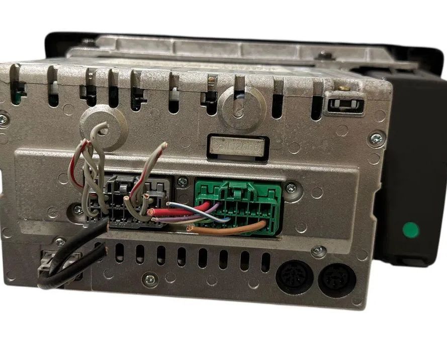 VOLVO V70 2 generation (2000-2008) Music Player With GPS 306576371 32976087