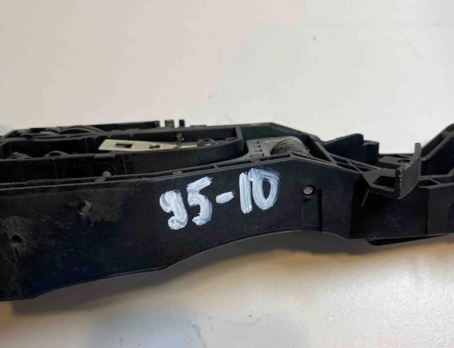 PEUGEOT Boxer 3 generation (2006-2024) Кронштейн ручки передней левой двери 242729 32406886