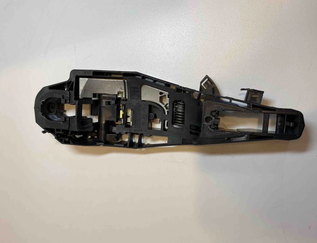 PEUGEOT Boxer 3 generation (2006-2024) Кронштейн ручки передней левой двери 242729 32406886