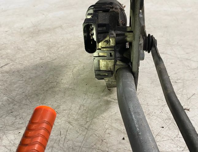 OPEL Astra H (2004-2014) Mechanizmus stierača predného čelného skla 0390241538 33013701