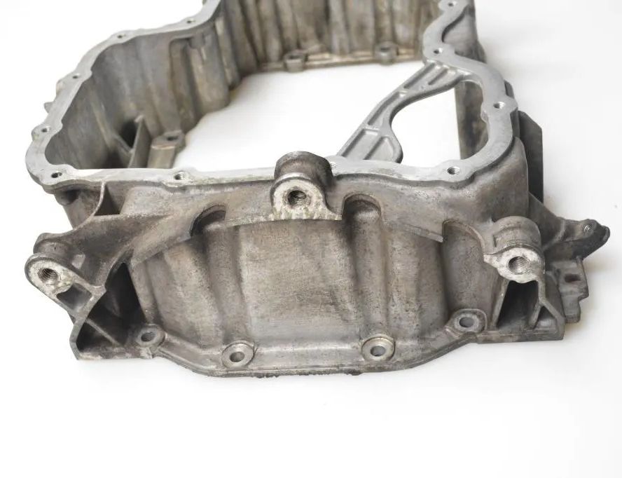 SKODA Rapid 2 generation (1985-2023) Oil Pan 04B103603E 32810226