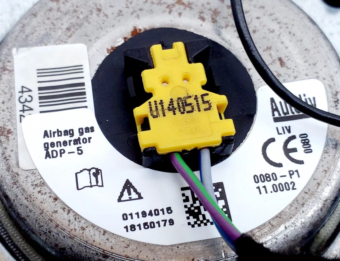 FORD C-Max 2 generation (2010-2019) Airbag SRS na prístrojovej doske AM51-R042B84-BA 25750433