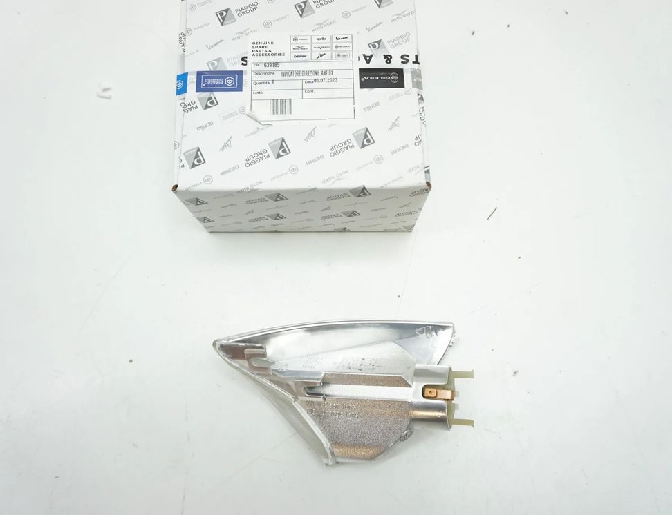 GILERA RUNNER 1 generation (2013-2024) Front right side turn signal indicator RH 639185 29792184