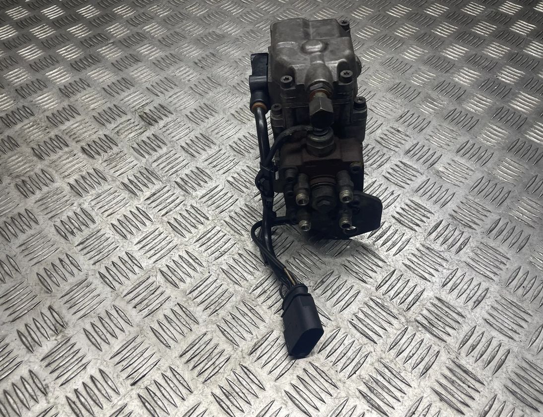 VOLKSWAGEN Golf 4 generation (1997-2006) Palivové čerpadlo 0460404977 25316078