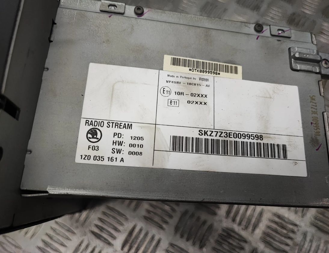 SKODA Octavia 2 generation (2004-2013) CD-чейнджер 1Z0035161A 25972620