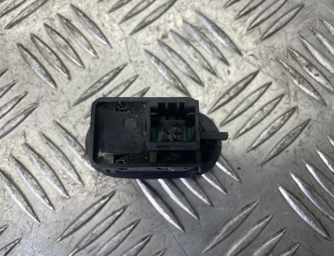 CITROËN C3 1 generation (2002-2010) Кнопка стеклоподъемника задней правой двери 96401469XT 26045744