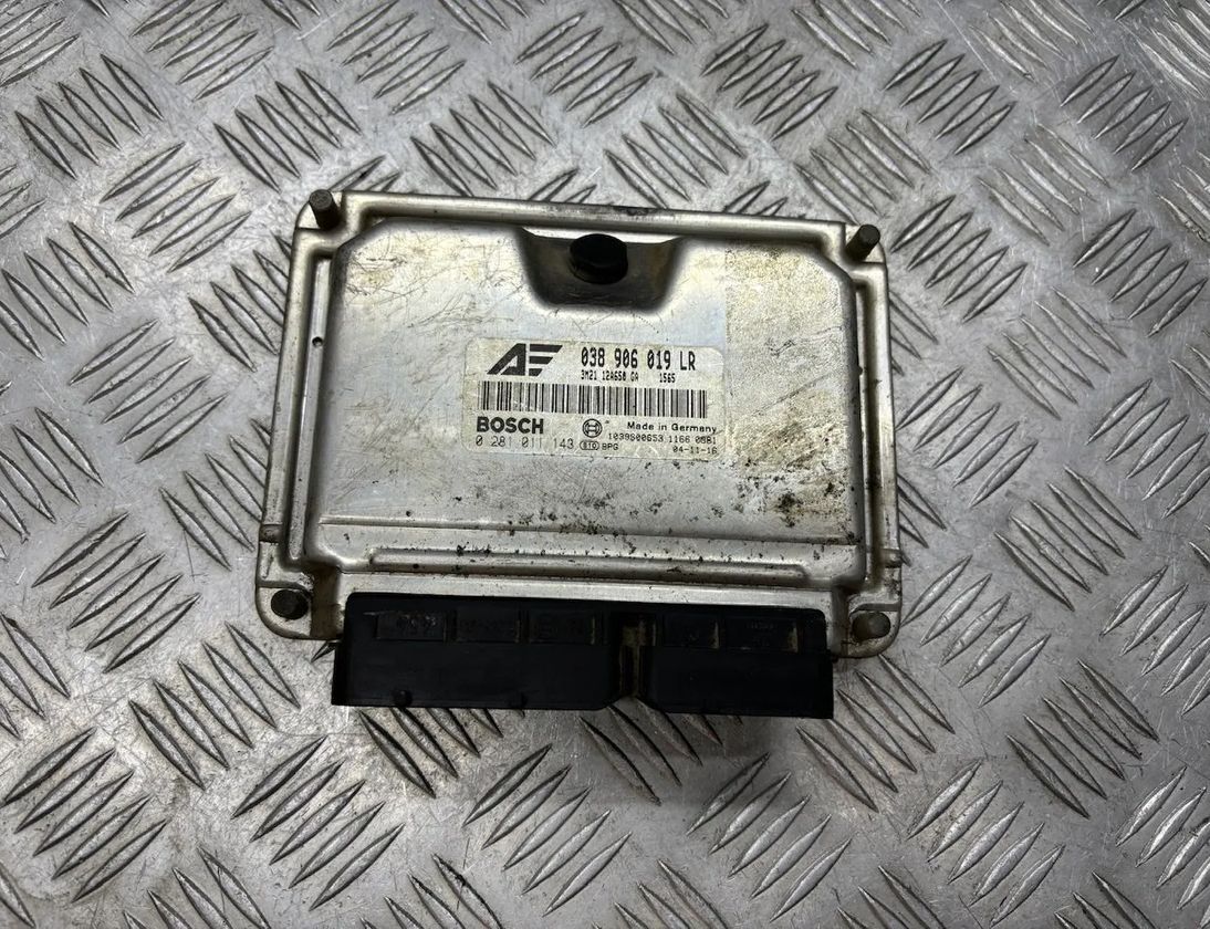 FORD Galaxy 1 generation (1995-2006) Engine Control Unit ECU 038906019LR 26552210