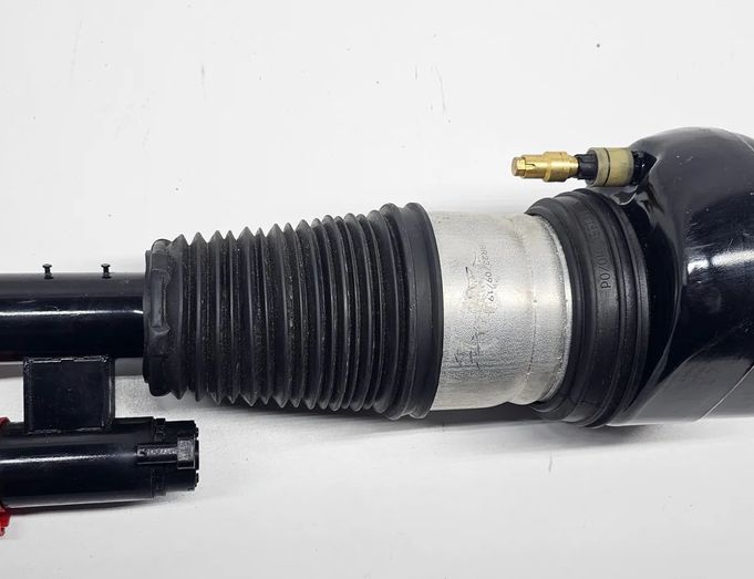 BMW 7 Series G11/G12 (2015-2023) Ľavý predný vzduchový tlmič 37106877559,R308617010,R308616929 32085016