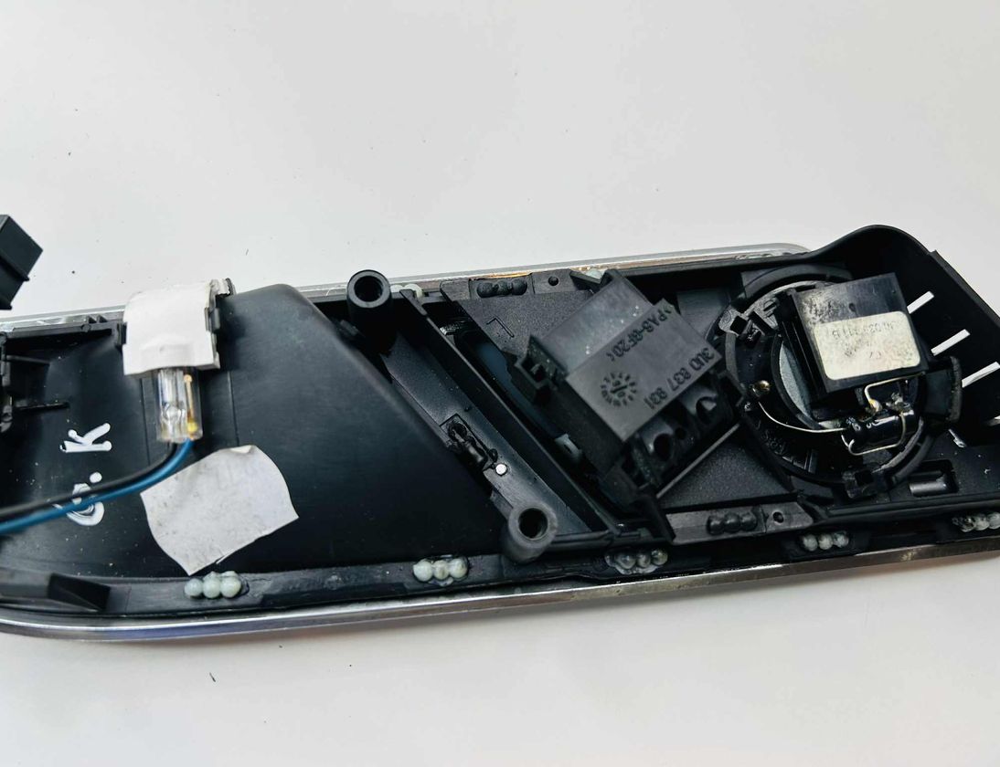 SKODA Superb 1 generation (2001-2008) Left Rear Internal Opening Handle 3U0837931 33106928