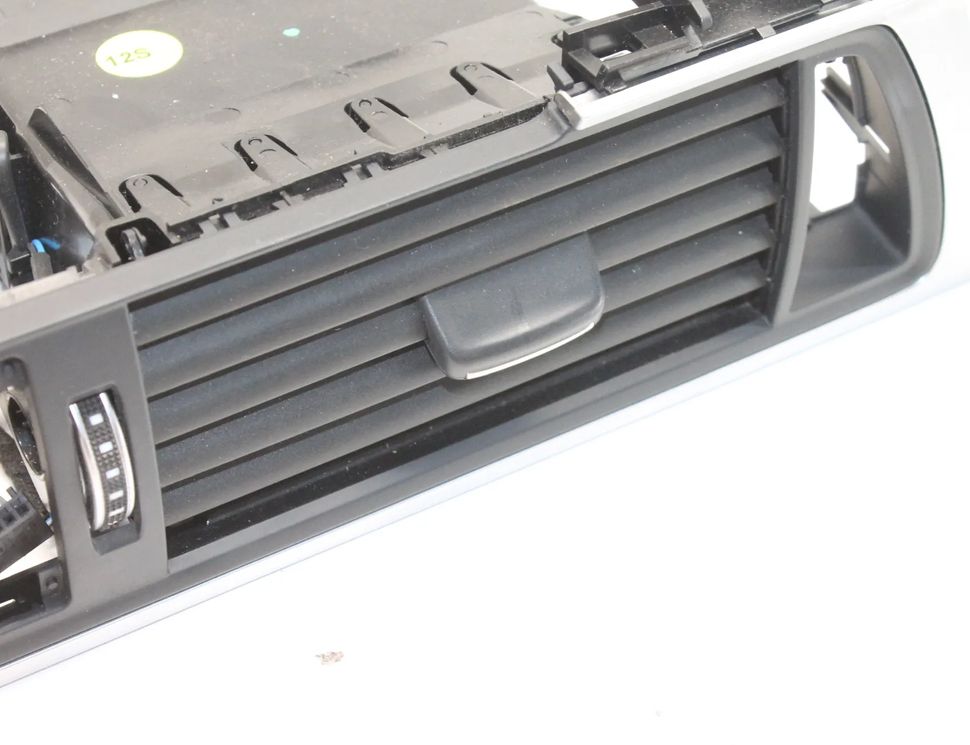 AUDI A6 C7/4G (2010-2020) Otvory na vetranie na prístrojovej doske 4G2820951 20580776