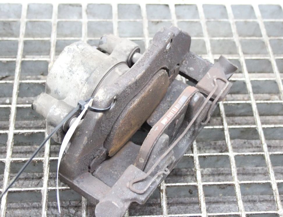 FORD EcoSport 2 generation (2013-2024) Pravý predný strmeň brzdy 22441216