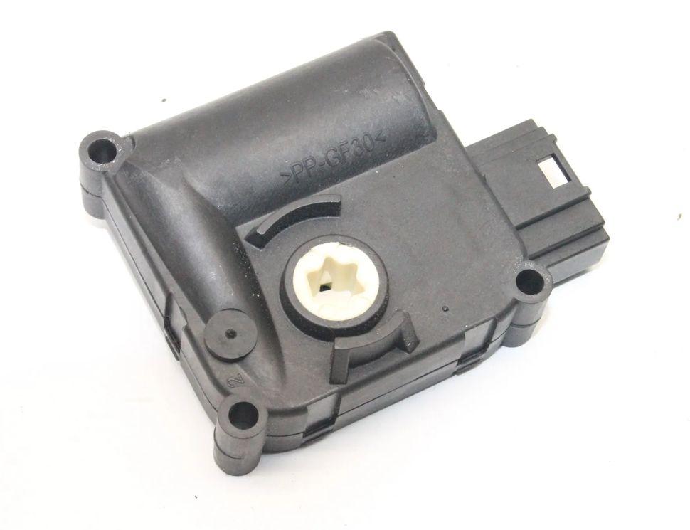 AUDI A8 D3/4E (2002-2010) Ventily na ovládanie vnútorného kúrenia 4F0820511B 23060856