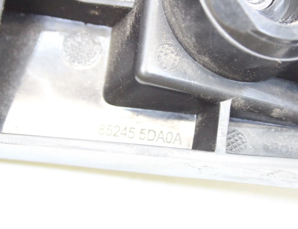 INFINITI Q30 1 generation (2016-2020) Držiak nárazníka vľavo vzadu 852455DA0A 23556880