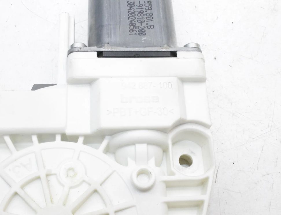 AUDI A8 D4/4H (2010-2018) Маторчик стеклоподъемника задней правой двери 8K0959801B 24559679