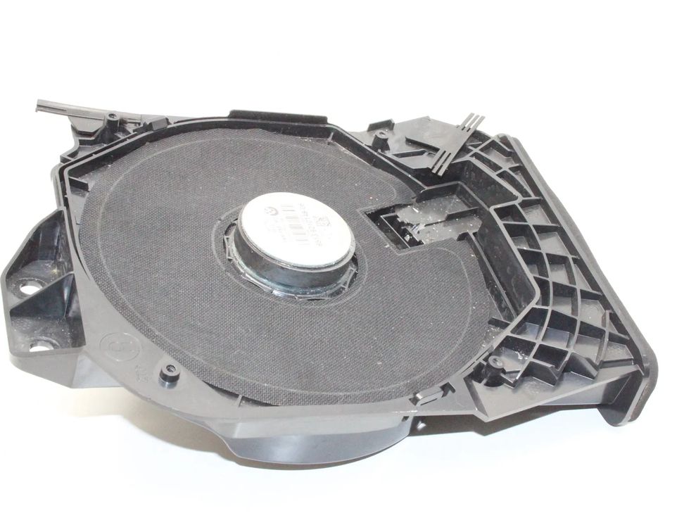BMW 4 Series F32/F33/F36 (2013-2020) Subwoofer 9210148 25404085
