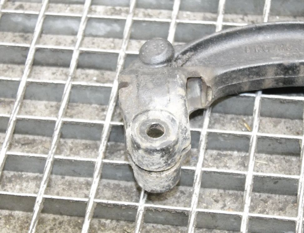 AUDI A5 8T (2007-2016) Pravé predné dolné rameno 8K0413038L 25716614