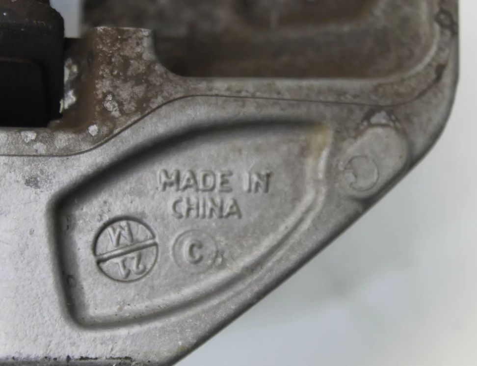 TESLA Model Y 1 generation (2020-2024) Pravý predný strmeň brzdy 1188622-00-D 26794018