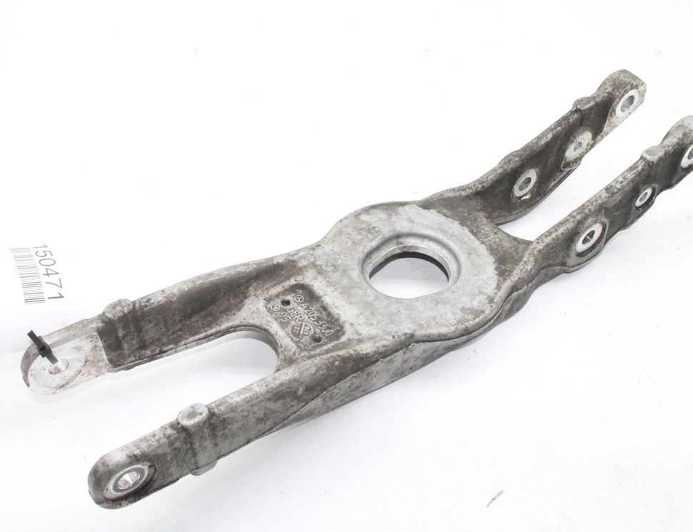 MERCEDES-BENZ EQC 1 generation (2018-2023) Ľavé zadné rameno závesu A2053300 28102696