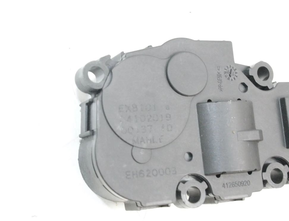 BMW 5 Series G30/G31 (2016-2023) Interior Heater Flap Motor Actuator 412650920 28172872