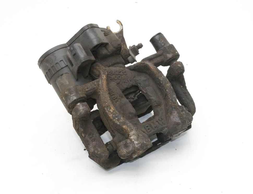 BMW X1 F48/F49 (2015-2023) задний правый суппорт 6883034 29780932