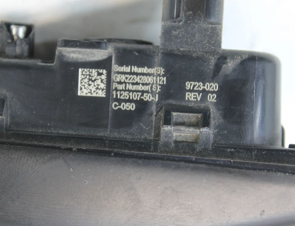 TESLA Model Y 1 generation (2020-2024) Правая боковая камера 1125107-50-J 31412415