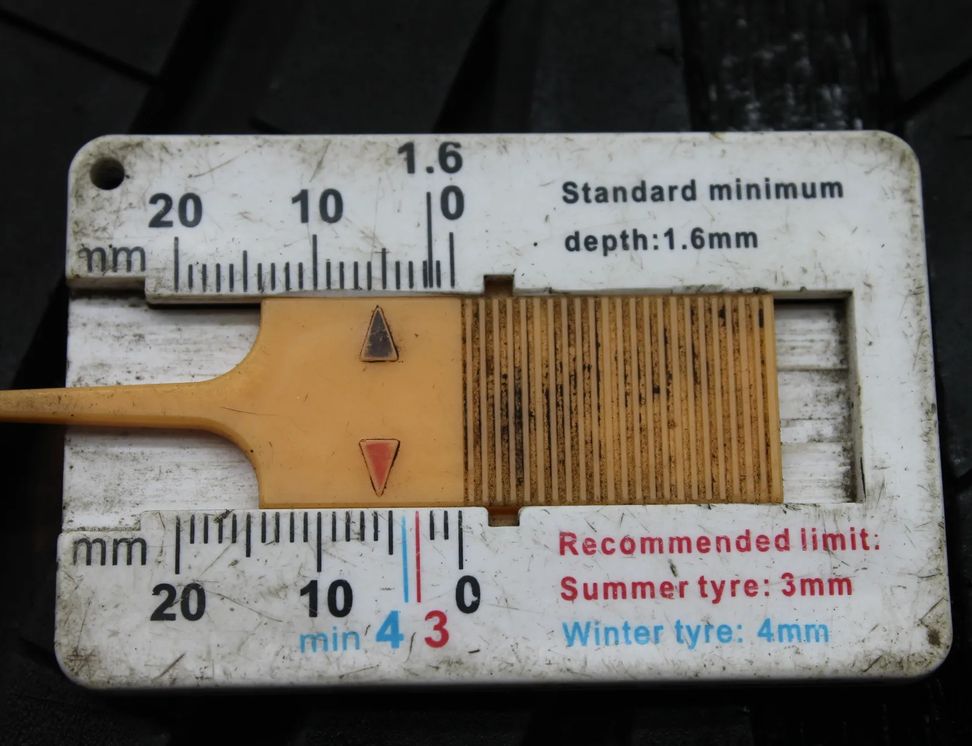 LAND ROVER Range Rover Sport 1 generation (2005-2013) Шины 275/40R20,Uniroyal 32861348