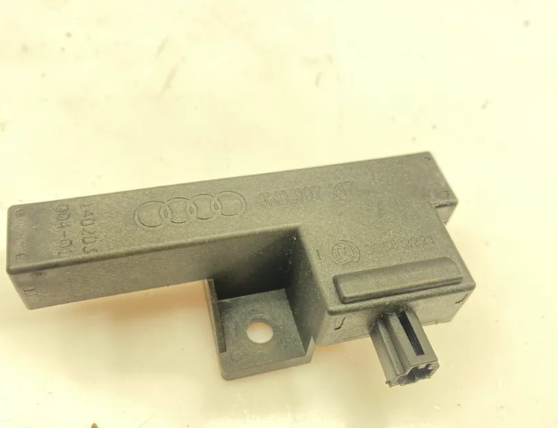 AUDI A6 C7/4G (2010-2020) Anténa pre bezkľúčový vstup 8K0907247 16428592