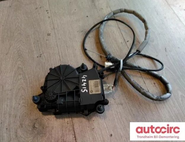 BMW 5 Series F10/F11 (2009-2017) Rukoväť otvárania zadného krytu 7273752,51247273752,163672-10 30831899