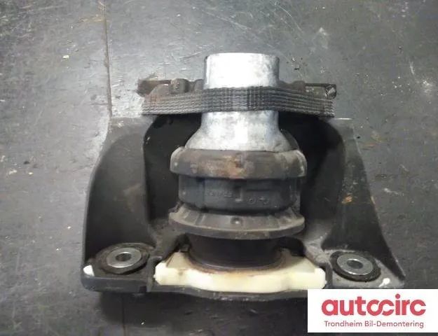 VOLVO V90 2 generation (2016-2024) Подушка двигателя правая 31480353,31686885 30835813