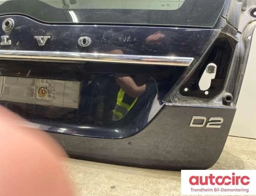 VOLVO V70 3 generation (2007-2020) Крышка багажника 39819725 30854615