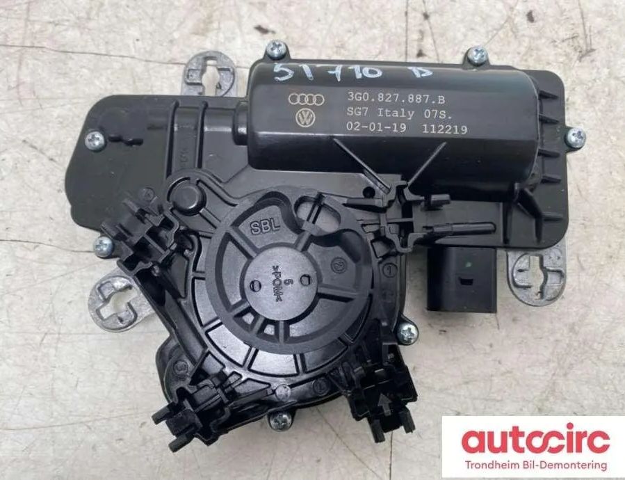 VOLKSWAGEN Tiguan 2 generation (2016-2024) Rukoväť otvárania zadného krytu 3g0827887b,3g0827887c 30860892